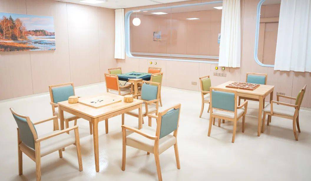 没错！我们开始“卷”养老院了