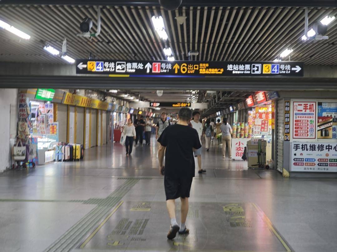 充电宝市场乱象：无标、假标问题突出，有商家兜售过关用“3C”贴纸